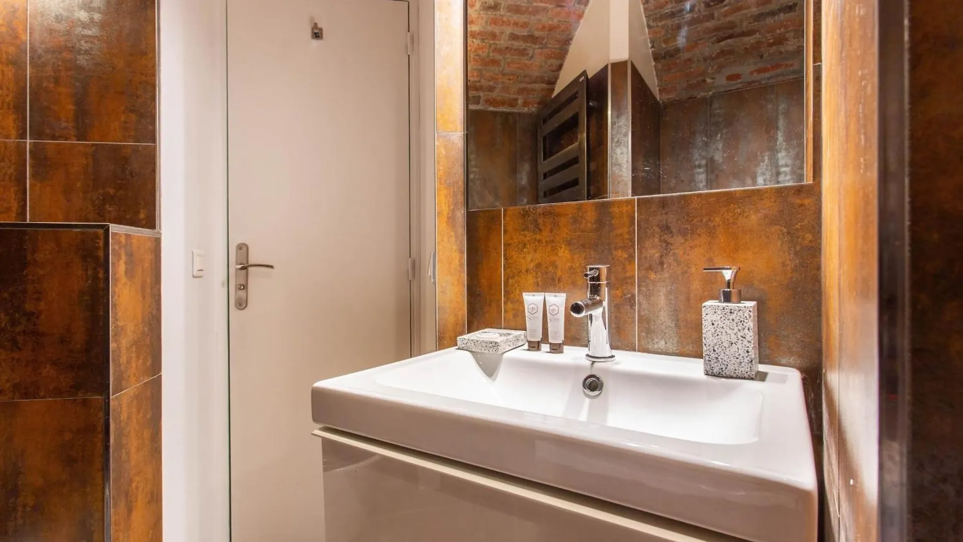 Authentic - 4br-10p - Moulin Rouge Lejlighed Paris